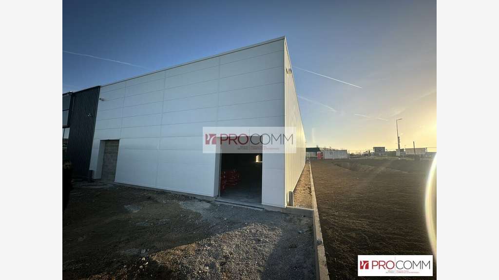 Local commercial à louer en retail park à Dreux