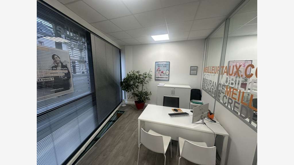 Local commercial 118m² à louer à Chartres