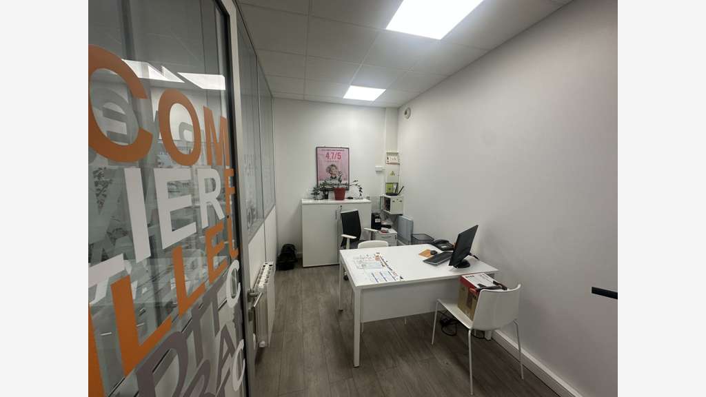 Local commercial 118m² à louer à Chartres