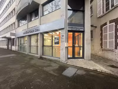 Local commercial 118m² à louer à Chartres