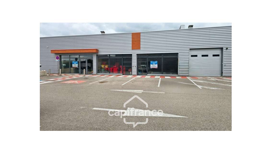 Cellule commerciale 74m² à louer proche de Chalon
