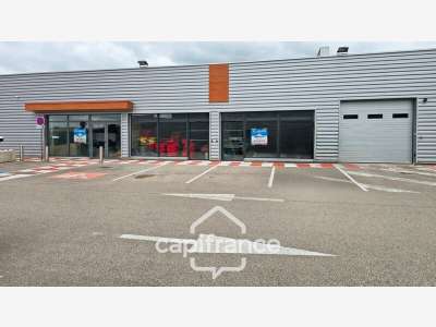 Cellule commerciale 74m² à louer proche de Chalon