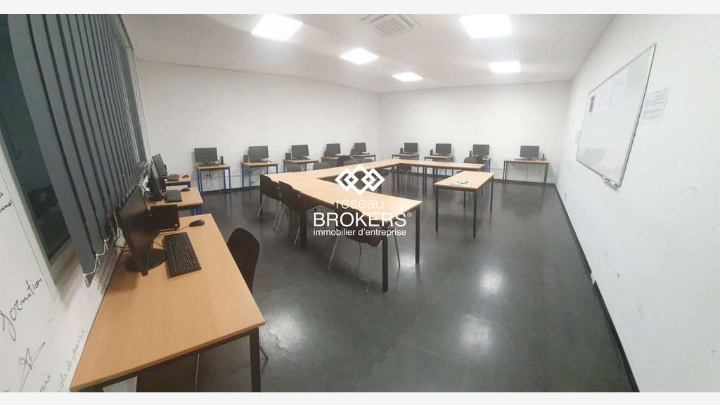 Location local d'activité 188m² en za à Gerzat A71
