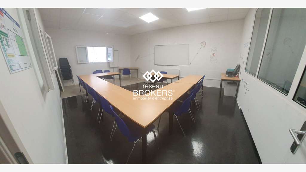 Location local d'activité 188m² en za à Gerzat A71
