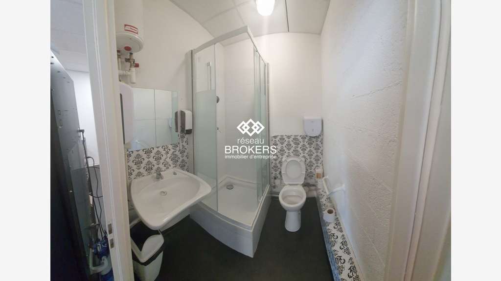 Location local d'activité 188m² en za à Gerzat A71