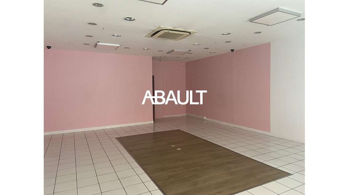 Beau local commercial 73m² à louer à Colomiers 