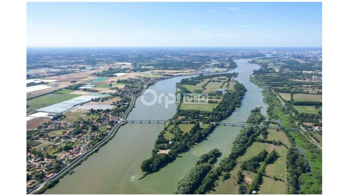 A louer local commercial 600m² à Divatte-sur-Loire