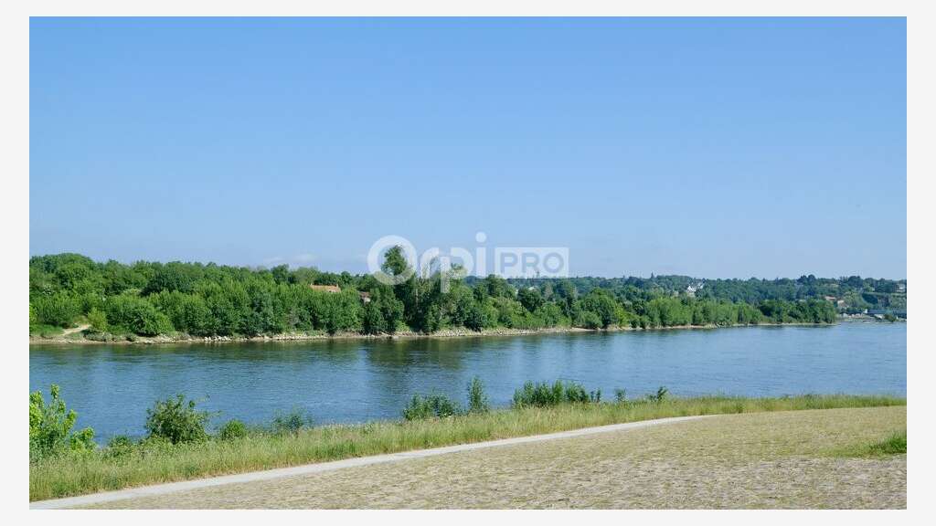 A louer local commercial 600m² à Divatte-sur-Loire