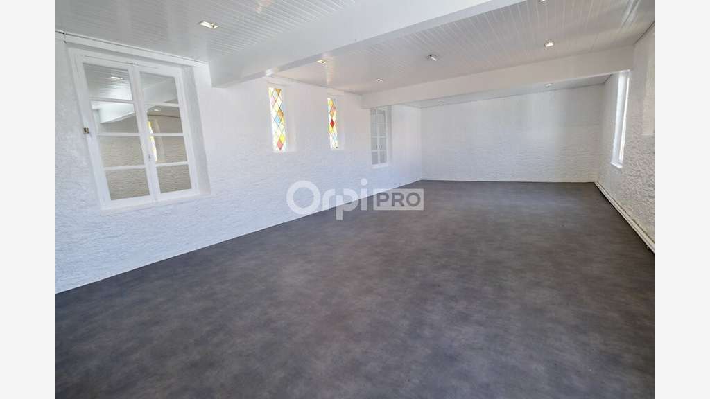 A louer local commercial 600m² à Divatte-sur-Loire