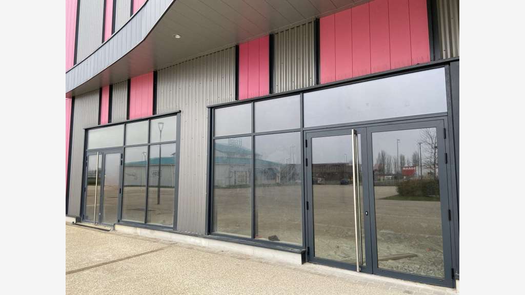 Cellule commerciale 273m² à louer Dreux l'OTIUM 
