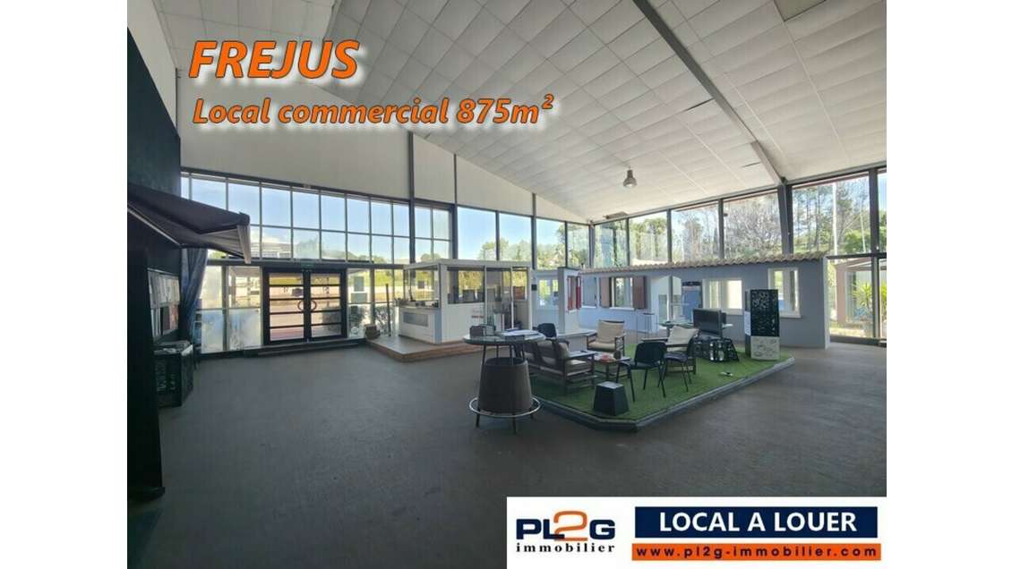 A louer local commercial 875m² empl N°1 Fréjus