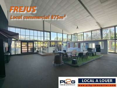A louer local commercial 875m² empl N°1 Fréjus