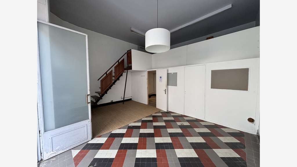 Loue local commercial 46.65m² Grenoble Strasbourg