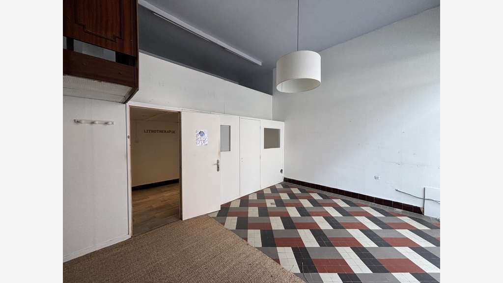 Loue local commercial 46.65m² Grenoble Strasbourg
