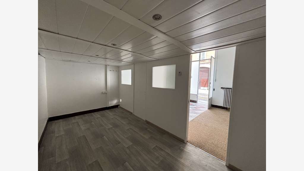 Loue local commercial 46.65m² Grenoble Strasbourg