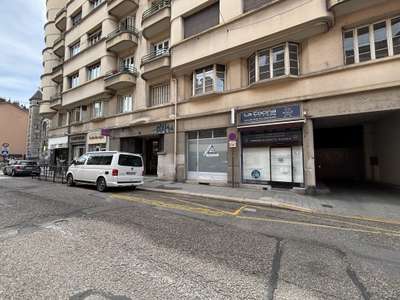 Loue local commercial 46.65m² Grenoble Strasbourg