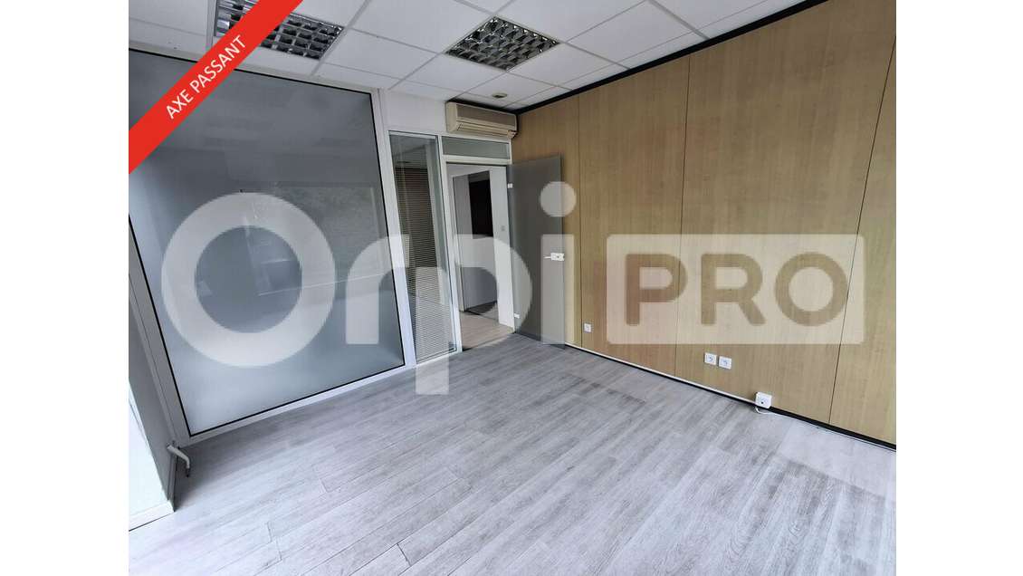 A Louer local polyvalent 101m² à Guérande