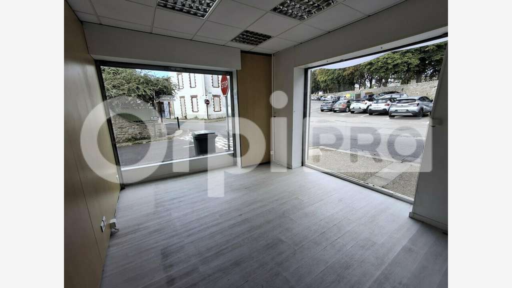 A Louer local polyvalent 101m² à Guérande