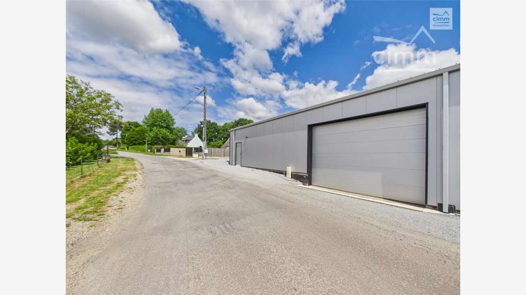 A louer local commercial 290m² à Guipry-Messac