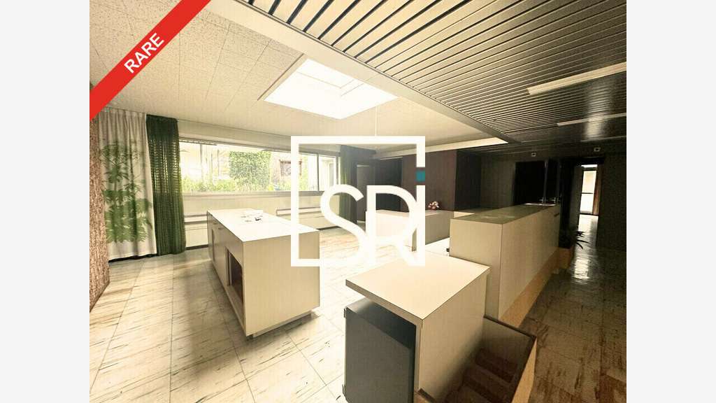 Local commercial 280m² à louer à Issoire