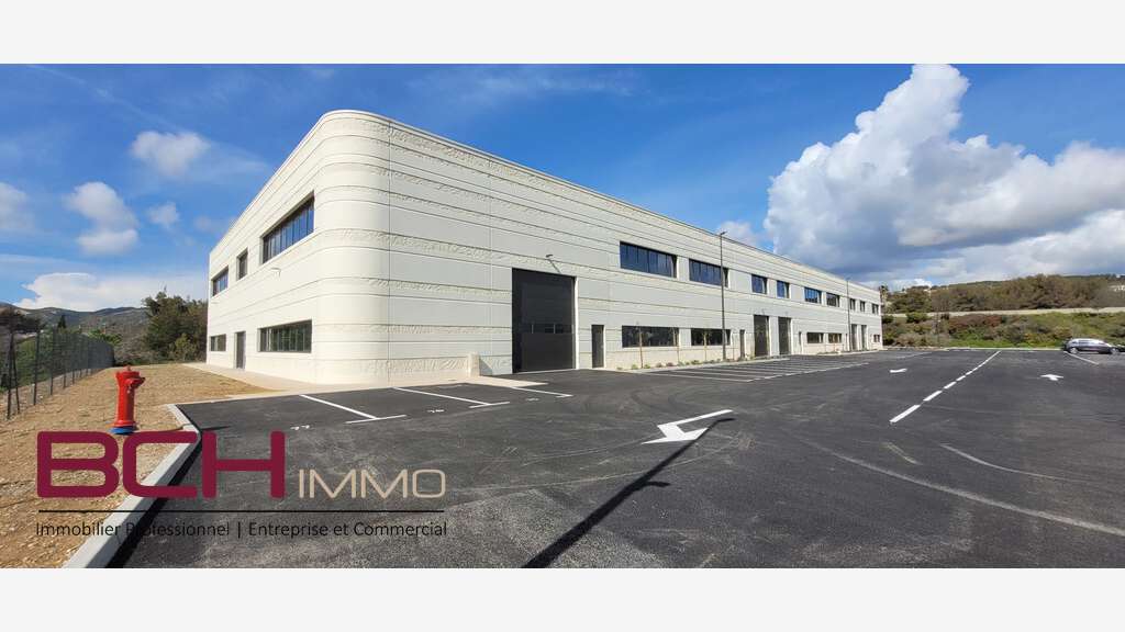 Location local neuf 634m² ZA Athélia à la Ciotat