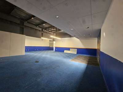 Local 562m² axe fréquenté empl N1 La Roche-sur-Yon