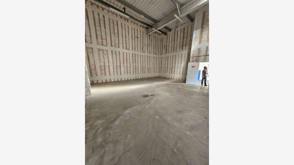 Local 562m² axe fréquenté empl N1 La Roche-sur-Yon