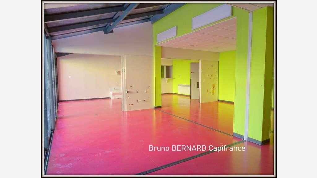 Bureaux 390m² RDC à louer à Lannemezan