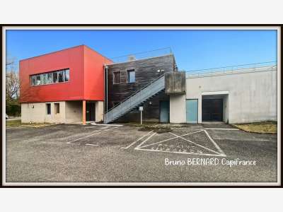 Bureaux 390m² RDC à louer à Lannemezan