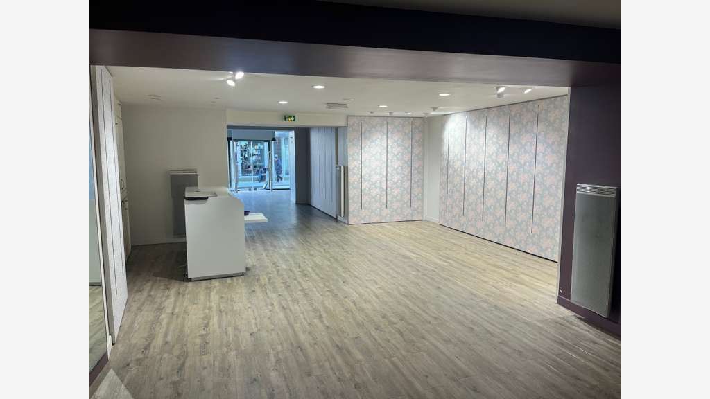 A louer local commercial 160m² à Lannion centre