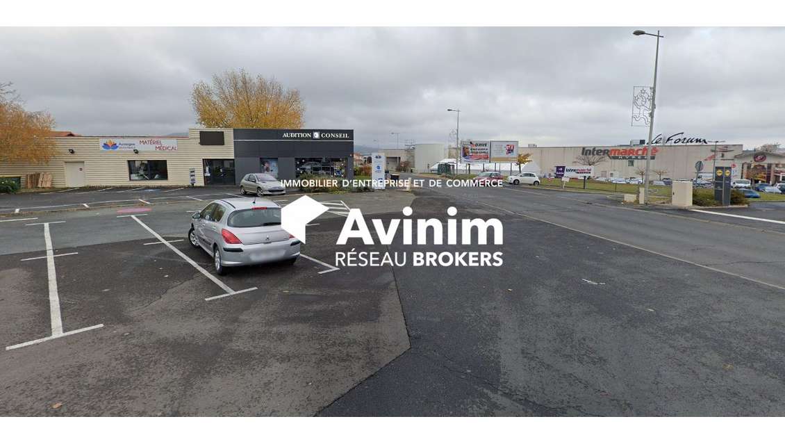 Loue local d'activité 230m² empl N°1 bis au Cendre