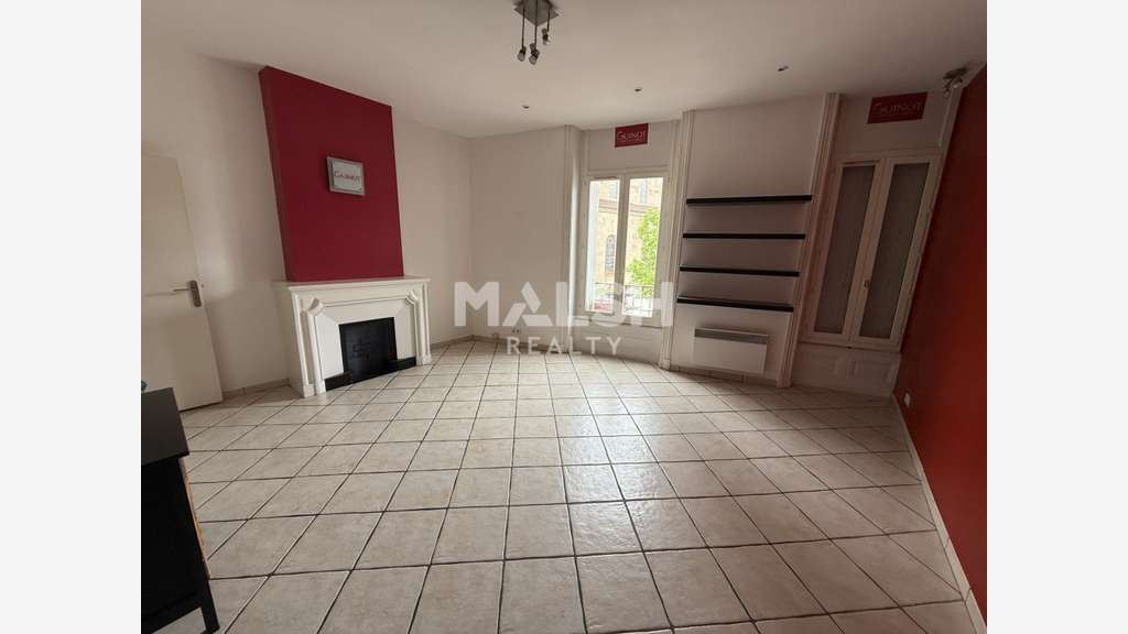 Local 88m² à louer Le Chambon-Feugerolles centre