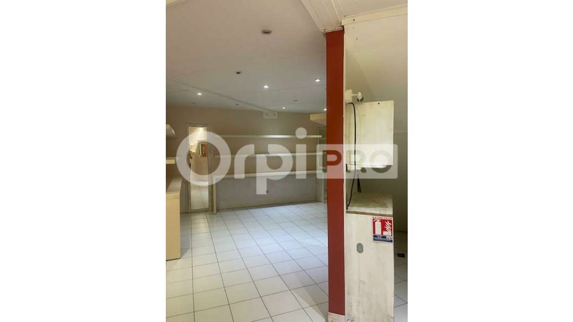 Local commercial 50m² à louer au Gosier