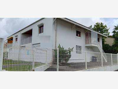 A louer local commercial 308m² Le Lamentin