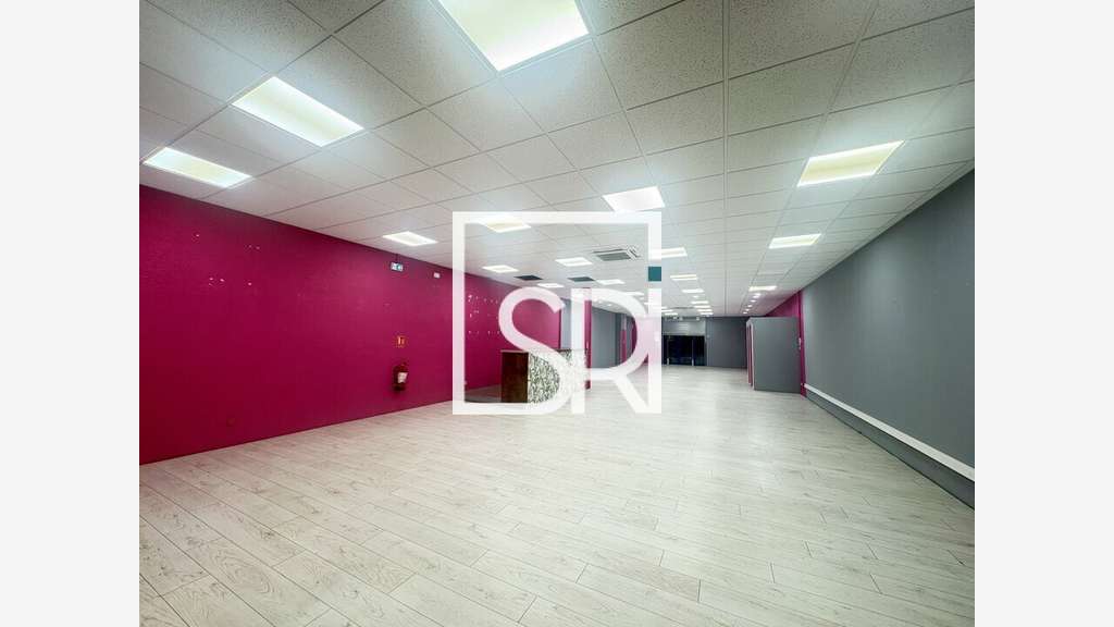 Local commercial 187m² à louer à Lempdes