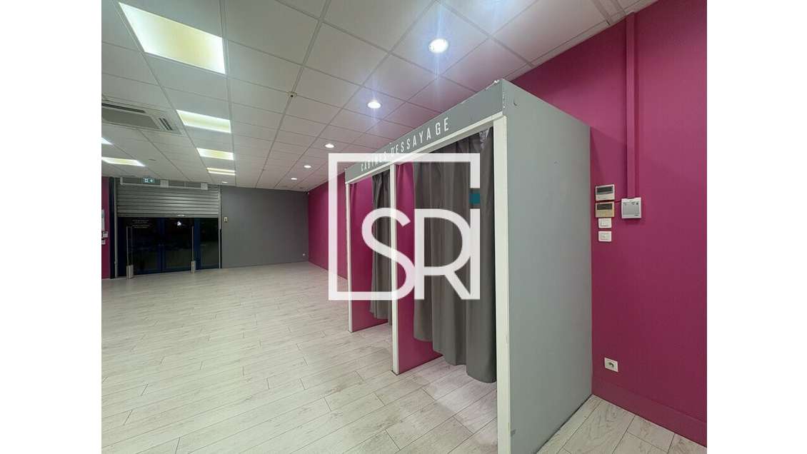 Local commercial 187m² à louer à Lempdes