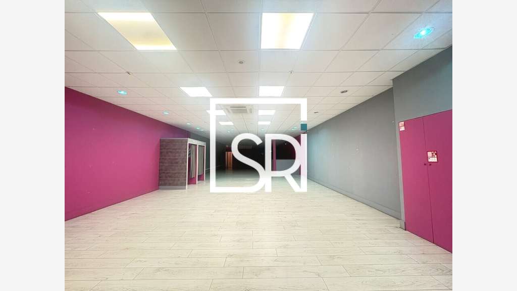 Local commercial 187m² à louer à Lempdes