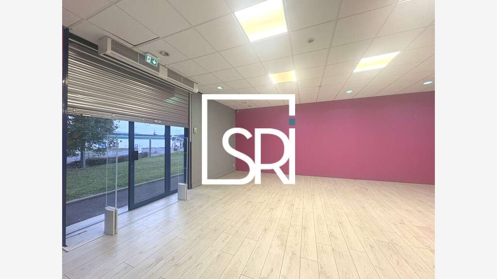 Local commercial 187m² à louer à Lempdes