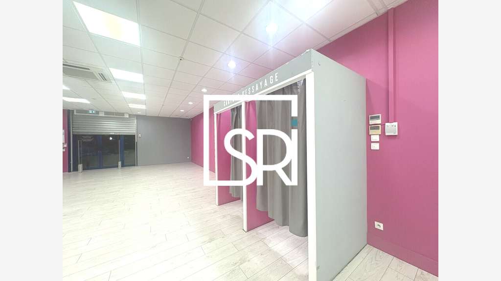 Local commercial 187m² à louer à Lempdes