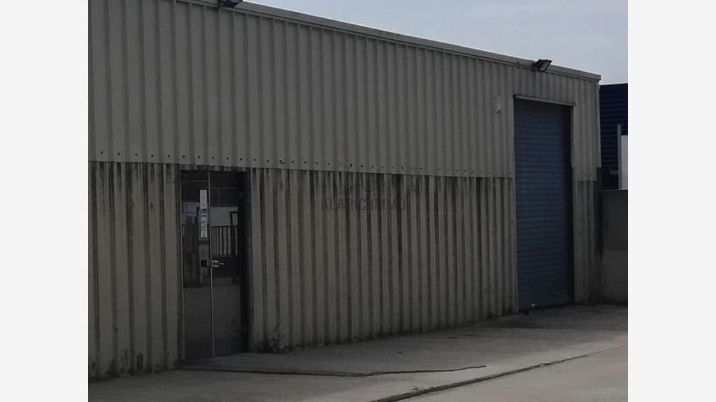A louer locaux professionnels à Lézignan-Corbières