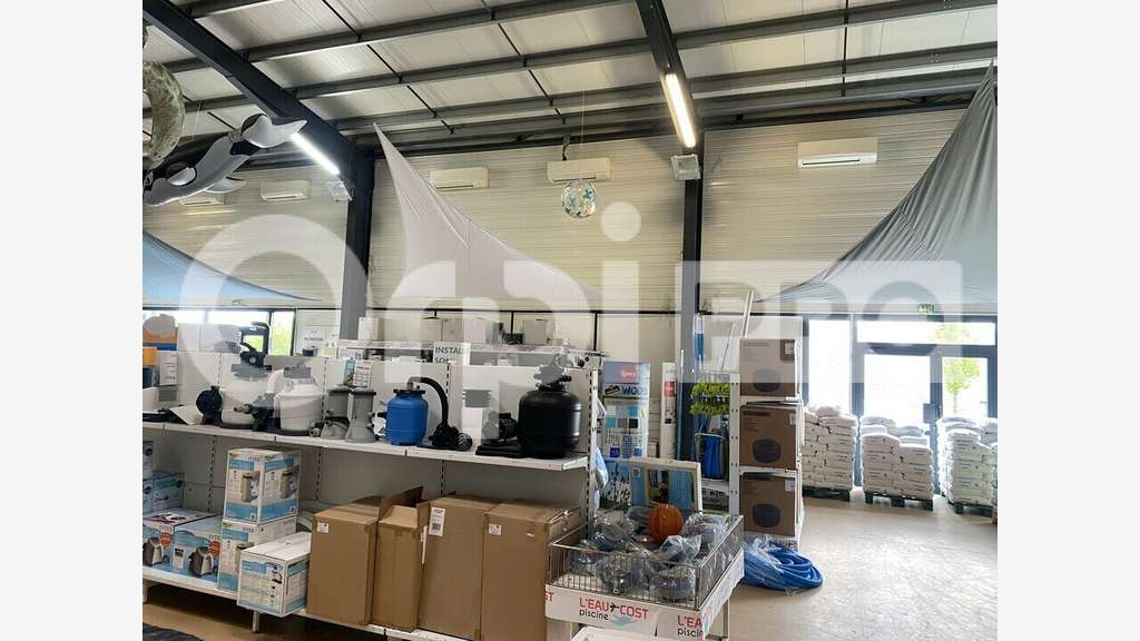 Local commercial 750m² à louer à Limoges