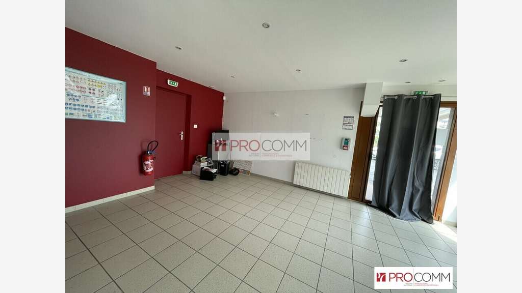 Local commercial 55m² à louer à Lucé