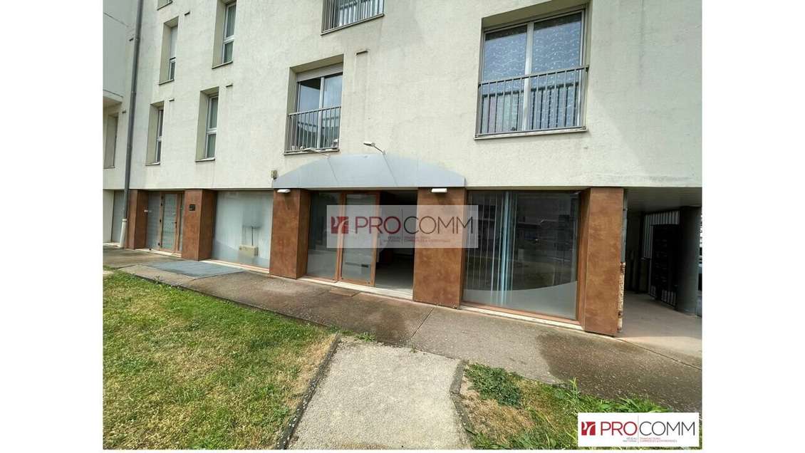 Local commercial 55m² à louer à Lucé