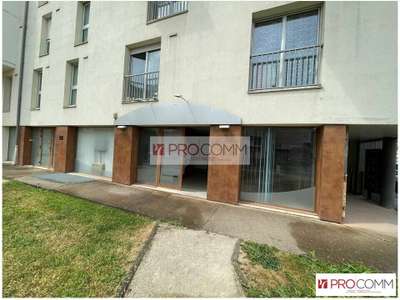 Local commercial 55m² à louer à Lucé