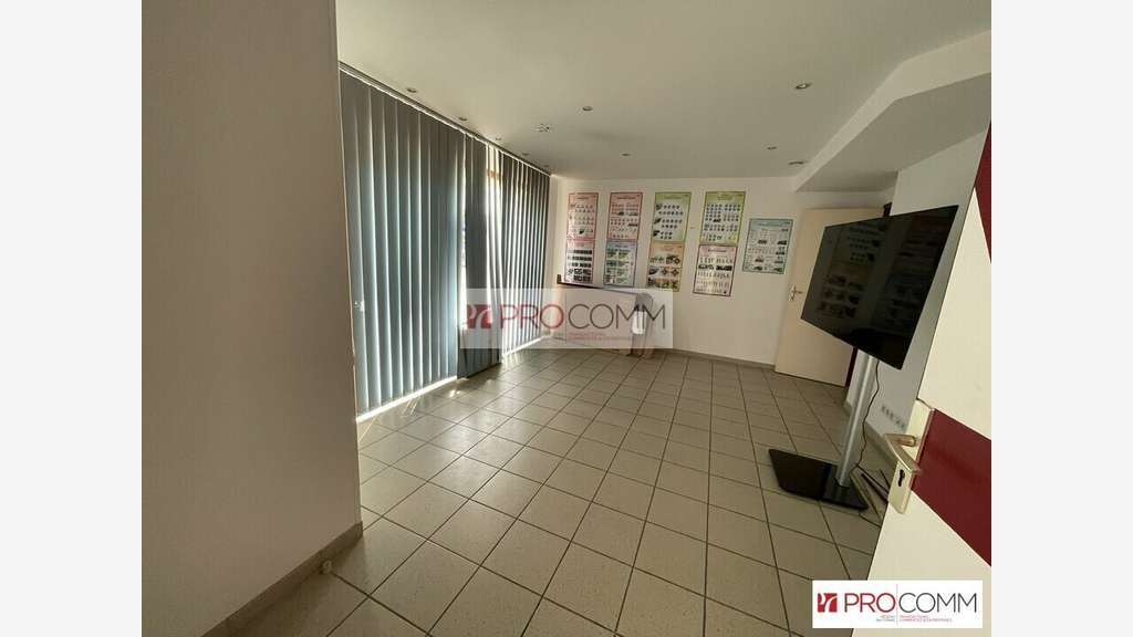 Local commercial 55m² à louer à Lucé