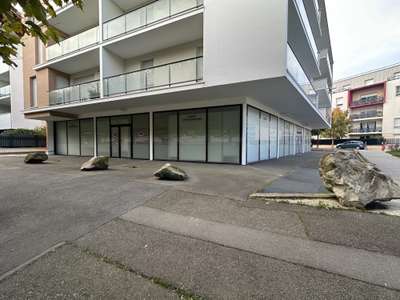 Location Locaux commerciaux - Boutiques à Lucé