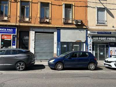 Local brut 113m² tout commerce metro Oullins