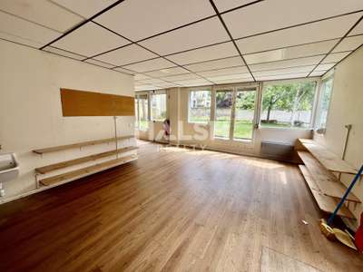 A louer local commercial 124m² Lyon 8e