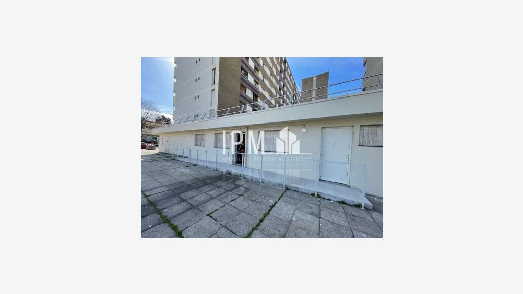 Local professionnel 116m² à louer Arnavaux 13014