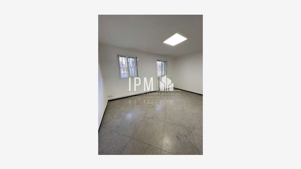 Local professionnel 116m² à louer Arnavaux 13014